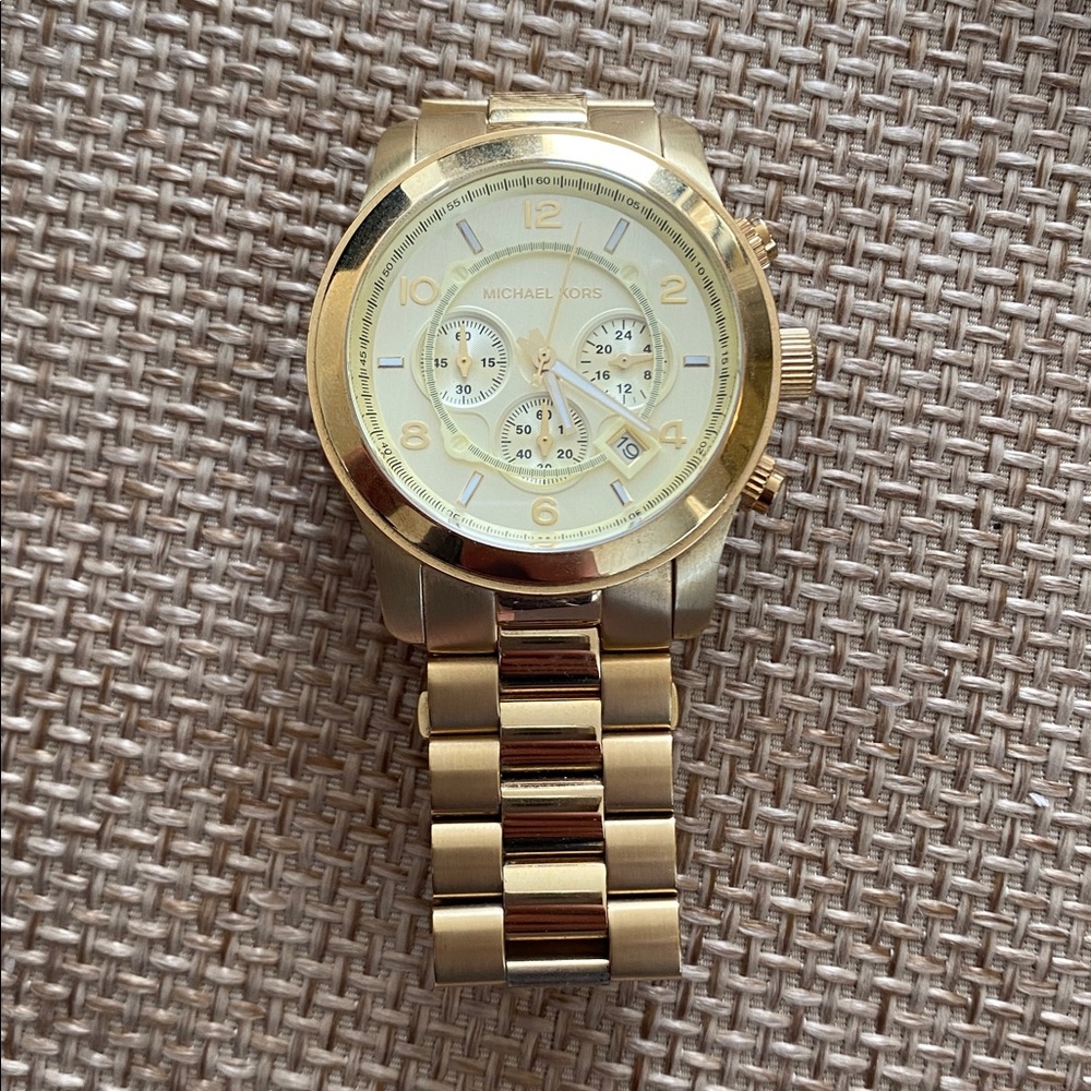 Michael Kors Gold-Tone Men's oversized Chronograph Watch NWT - Picture 5 of 10
